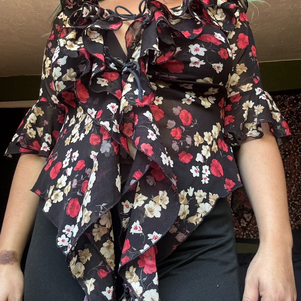 Floral Ruffle Black Top - Picture 2 of 7